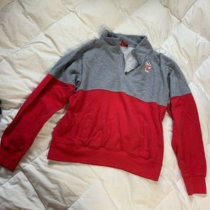 ✨3/$30✨Wisconsin Badger Quarter Zip Sweater